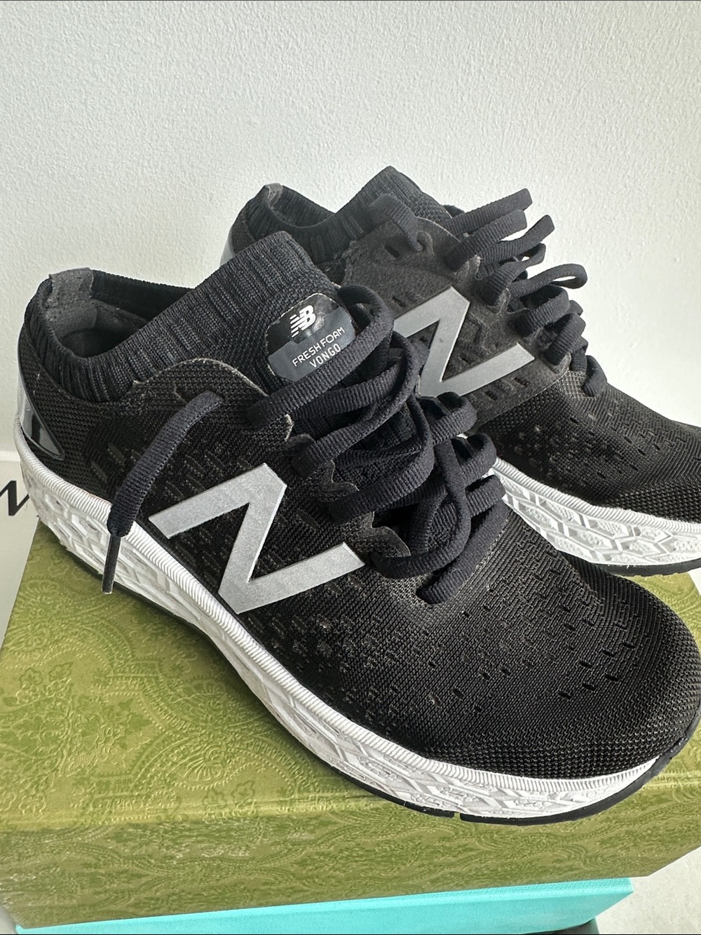 New Balance Women’s Black & White Athletic Running Shoes